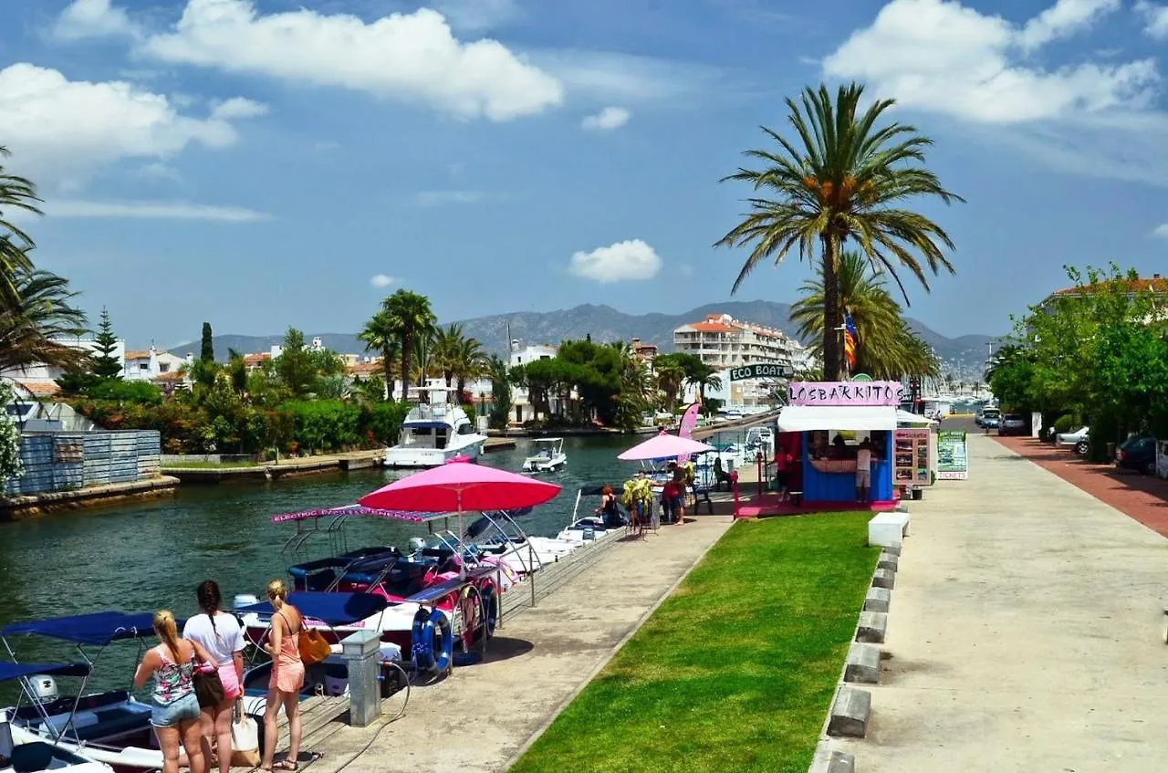 Apart-Rent Casa Puigmal 0152 Empuriabrava