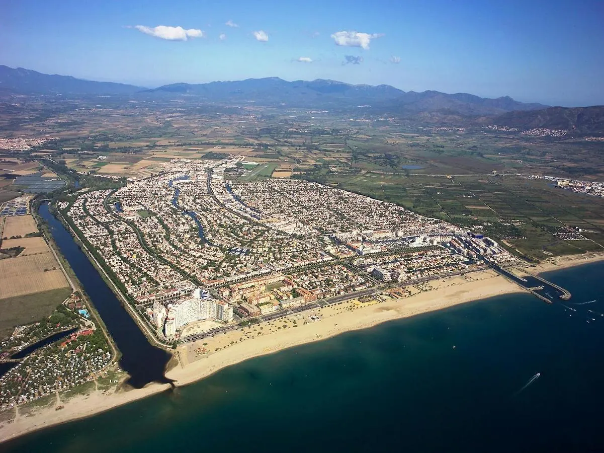 Apart-Rent Casa Puigmal 0152 Empuriabrava Spain