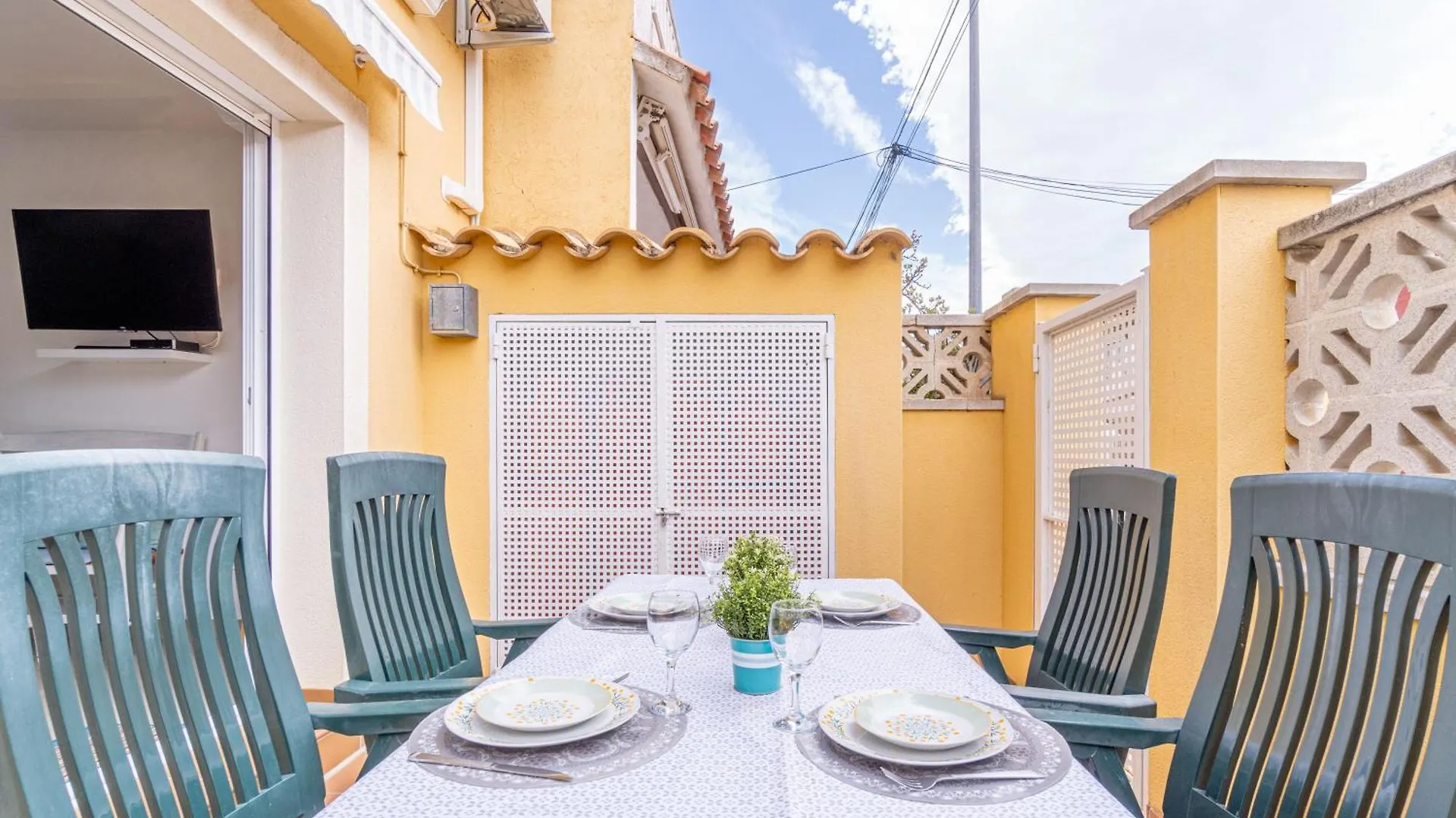 Villa Apart-Rent Casa Puigmal 0152 Empuriabrava