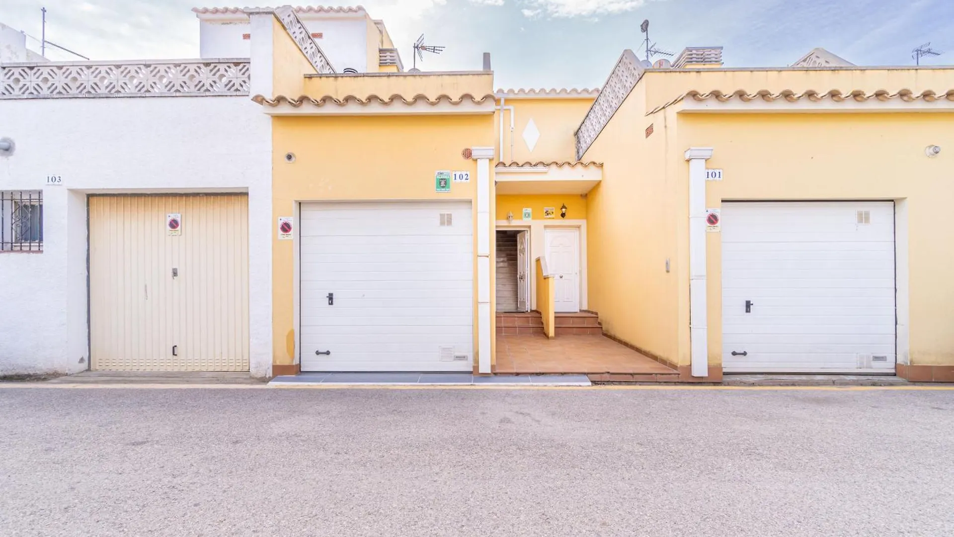 אמפוריבראבה Apart-Rent Casa Puigmal 0152 ספרד